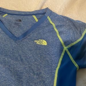 North Face Women’s outdoor shirt in size Medium